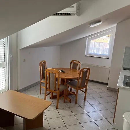 Tolles In Mit Grill, Garten Und Terrasse Und Meerblick * 维尔