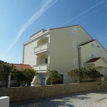 Tolles In Mit Grill, Garten Und Terrasse Und Meerblick Apartment *