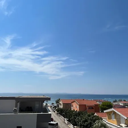 Tolles In Mit Grill, Garten Und Terrasse Und Meerblick *